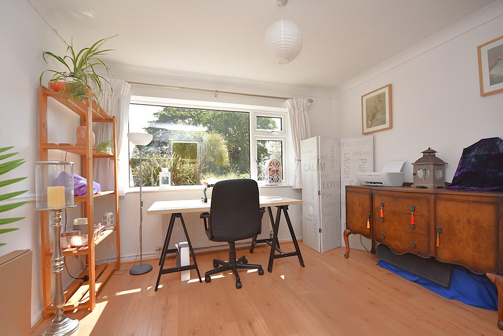 6 Rowan Close, Penarth, CF64 5BU